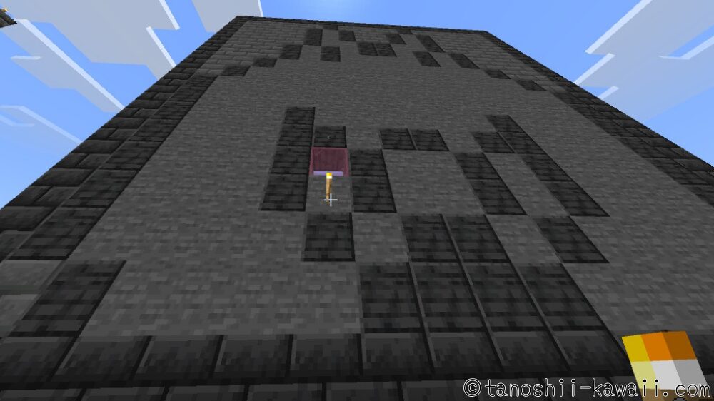 石Ver.の裏のガラスの下にも、たいまつを置く