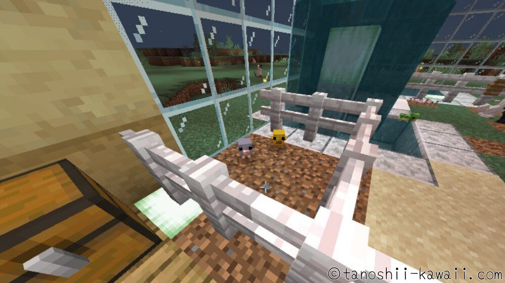 ヒヨコはタマゴを孵す