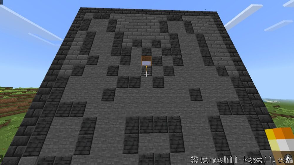 石Ver.の裏のガラスの下にも、たいまつを置く